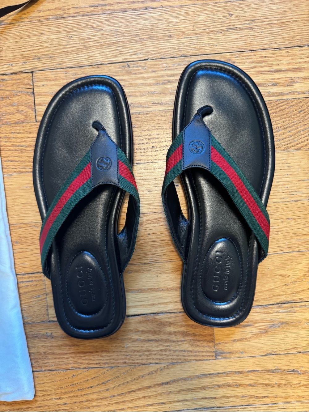 Gucci Black Leather Flip-Flops with Red & Green Web